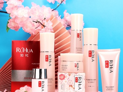 是否還在為產(chǎn)品效果不佳而煩惱？是否因?yàn)轭櫩蛷?fù)購(gòu)率低而倍感壓力？ #化妝品OEM  #功效護(hù)膚品   #護(hù)膚品工廠